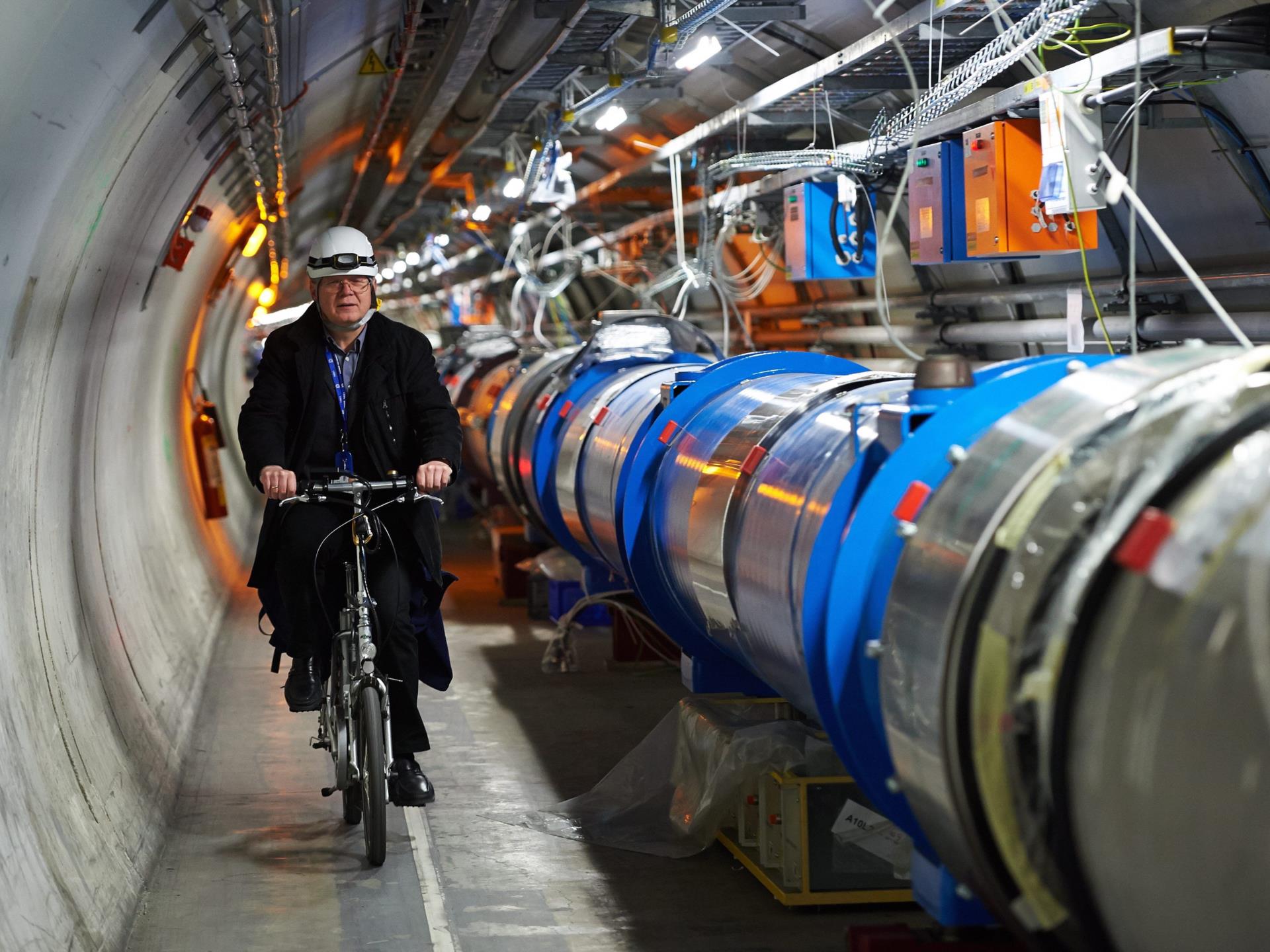 Самая большая частица. Адронный коллайдер ЦЕРН. Швейцария ЦЕРН коллайдер. Большой адронный коллайдер ЦЕРН. Большой адронный коллайдер в CERN.