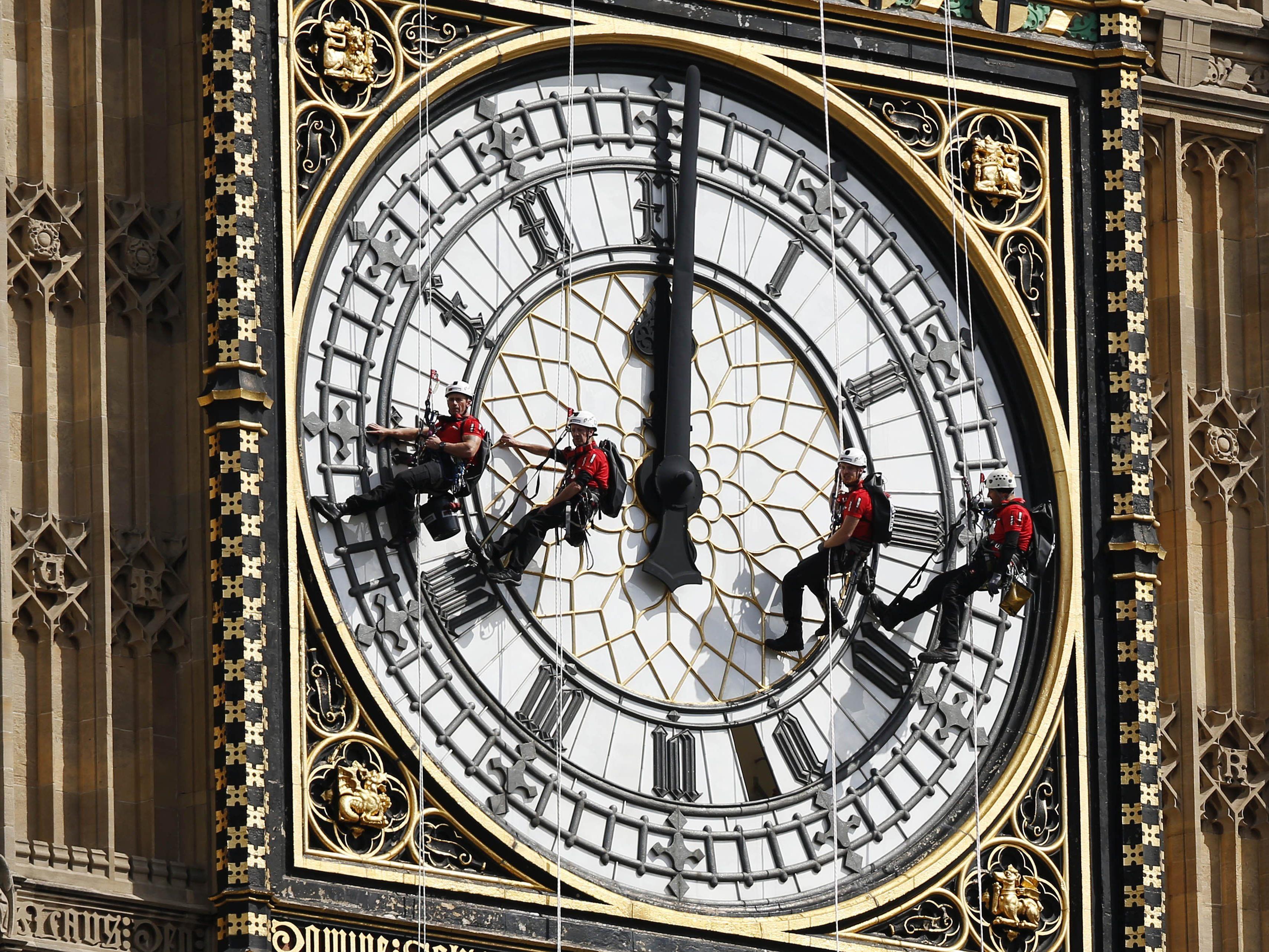 Время в лондоне и москве. Лондон Биг Бен 1859. Биг-Бен (башня Елизаветы). Часы Биг Бен в Лондоне. Часы Биг Бен 1859.