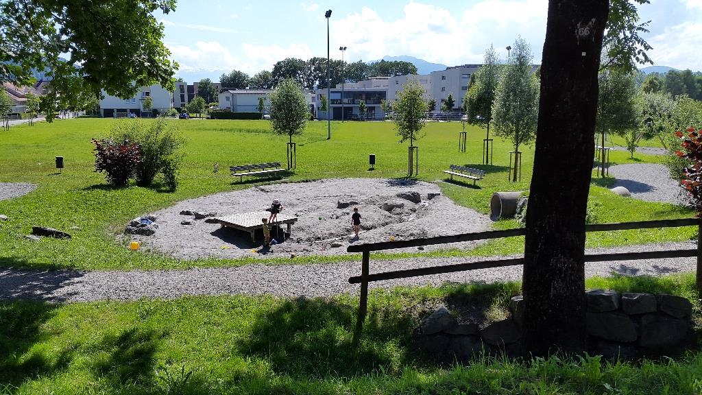 Kinderspielplatz Beschattung