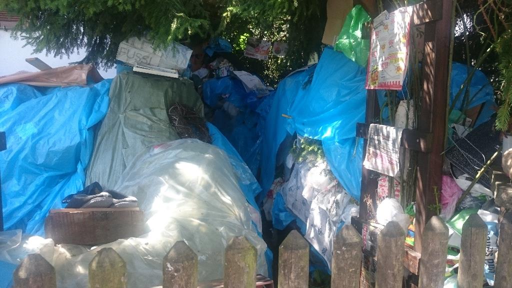 Anrainer des größten Hausmüllberges in der Bregenzer Kehlerstrasse suchen Hilfe!