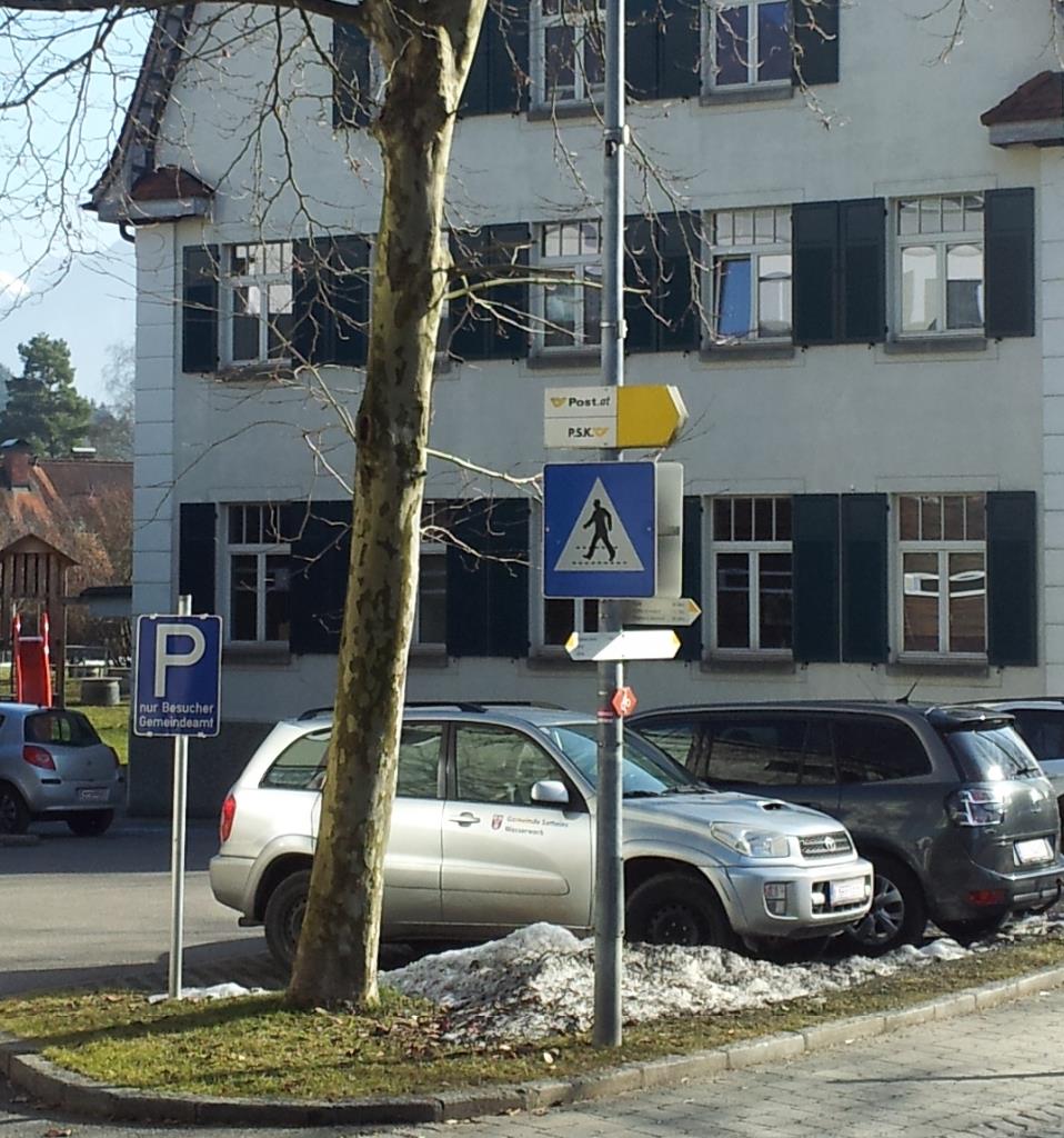 Wegweiser / Hinweisschilder