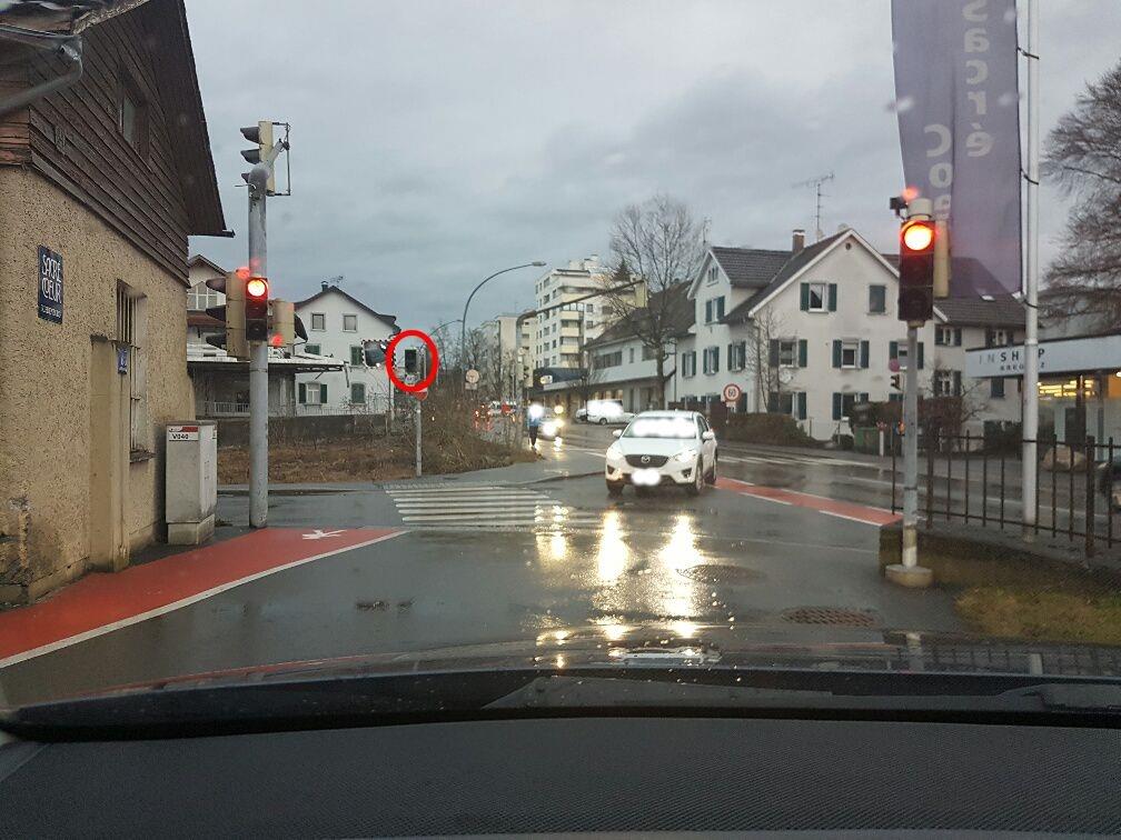 Fußgängerampel Schulweg defekt