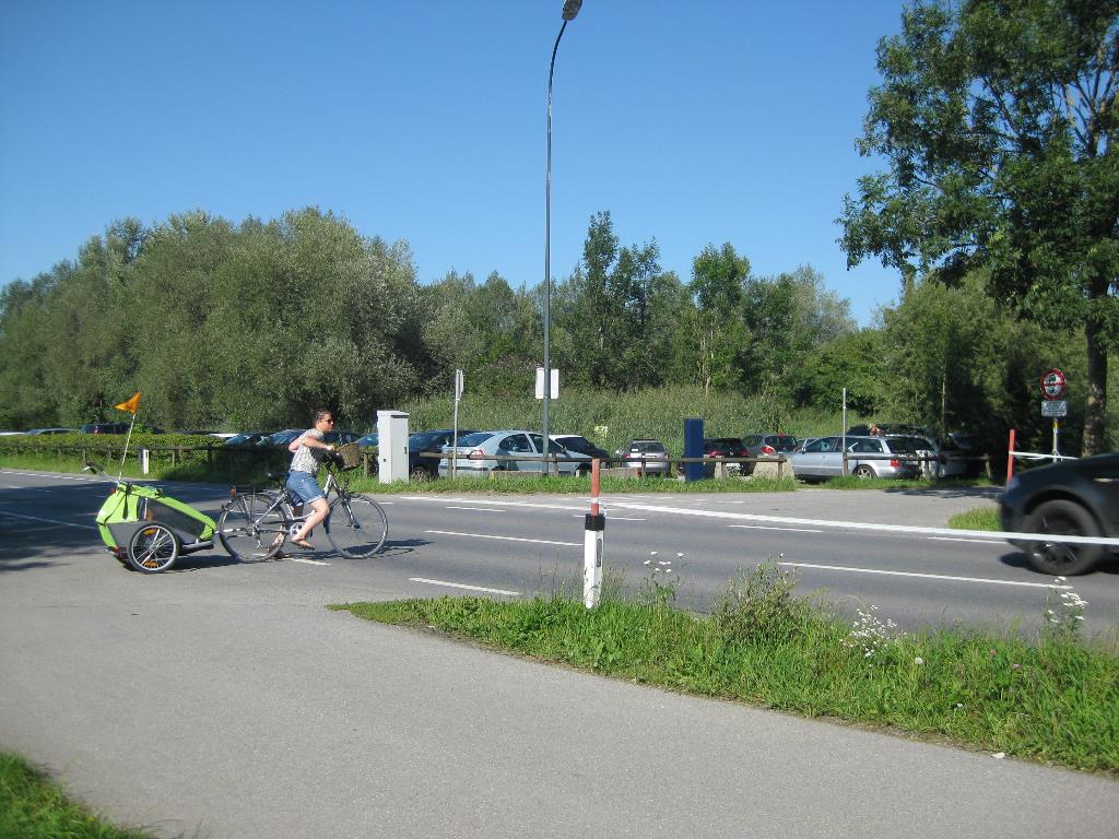 Schutzweg beim Baggersee Brederis