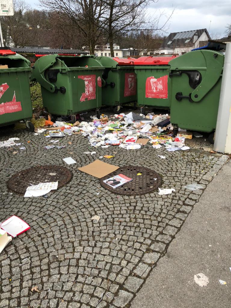 Chaos bei Müllstation Lustenau Kindergarten Augarten