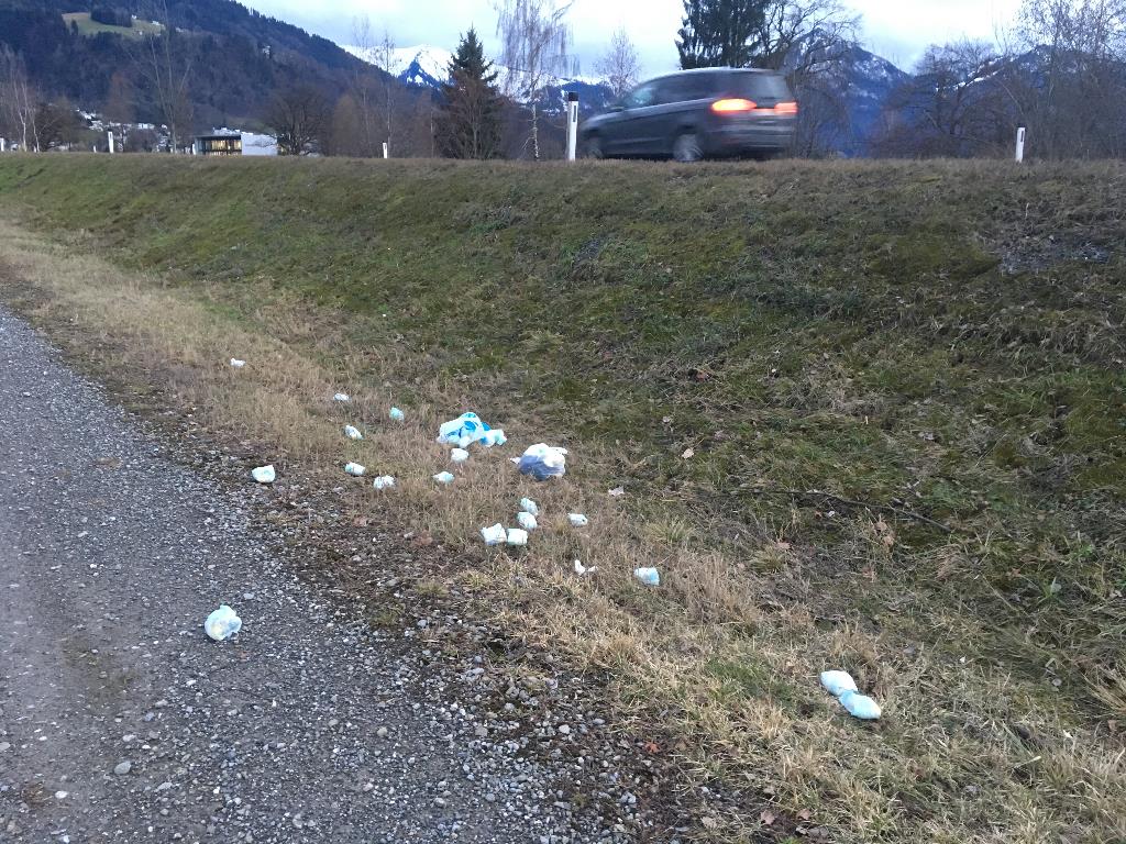 Müll am Straßenrand