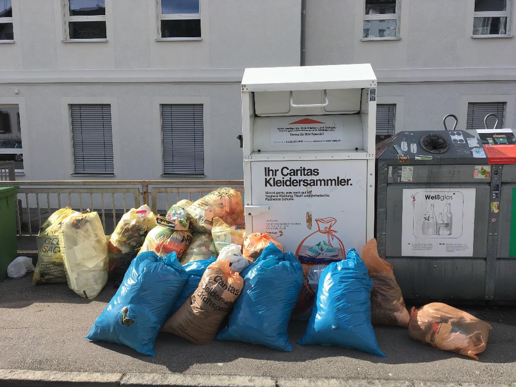 Caritassäcke, gelbe Säcke