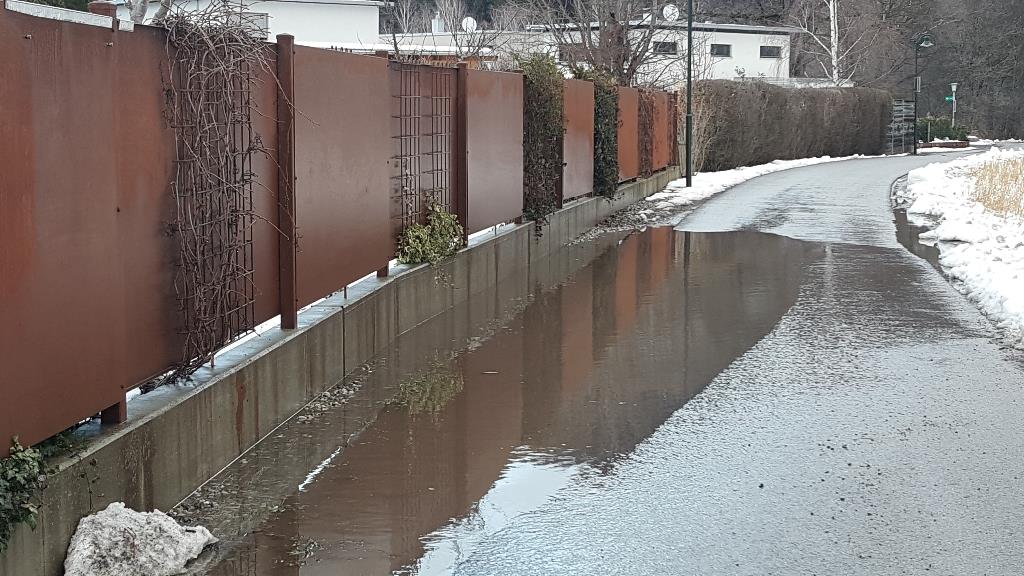 Stehendes Wasser