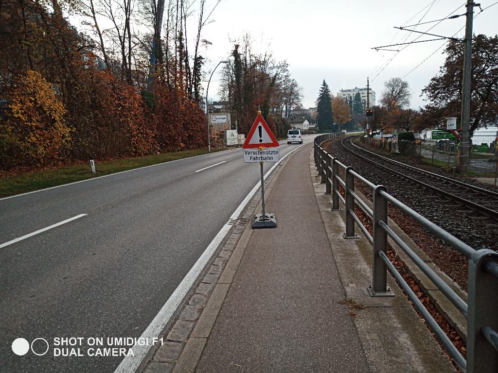 Hindernis auf Radweg