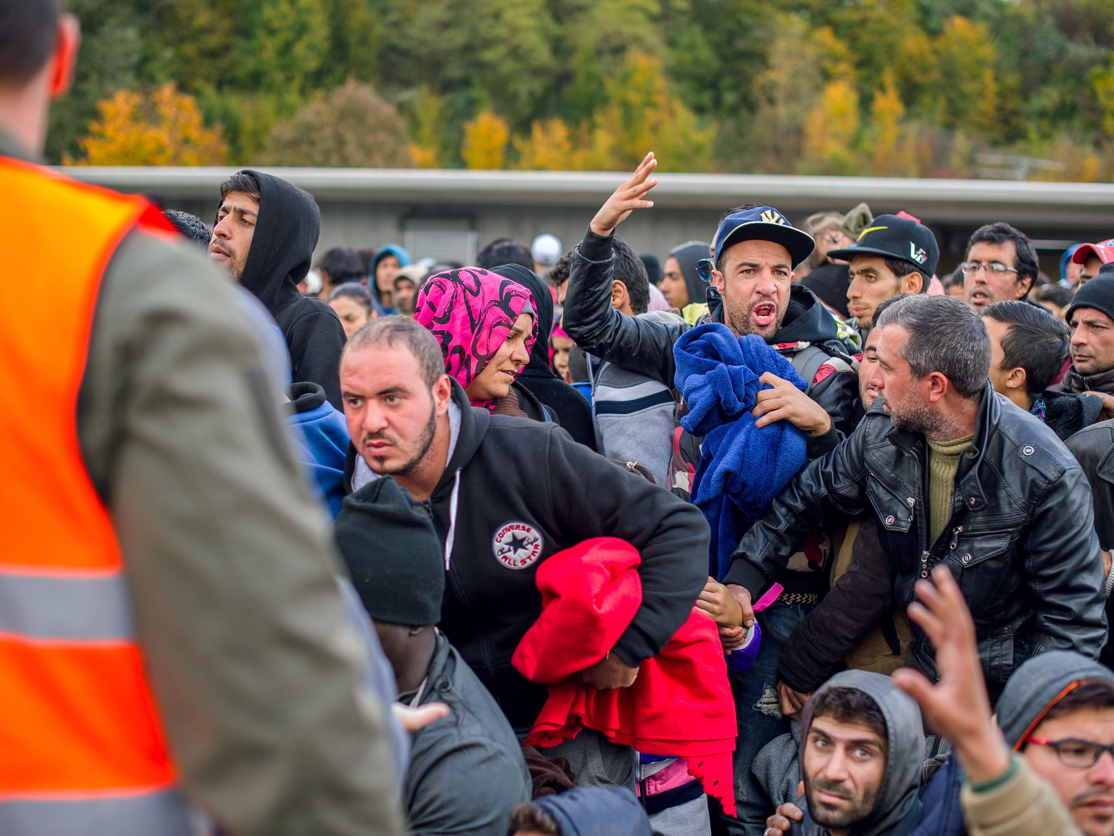 Fluchtlinge Ungarn Setzt Dublin Abkommen Nicht Um Politik Vol At