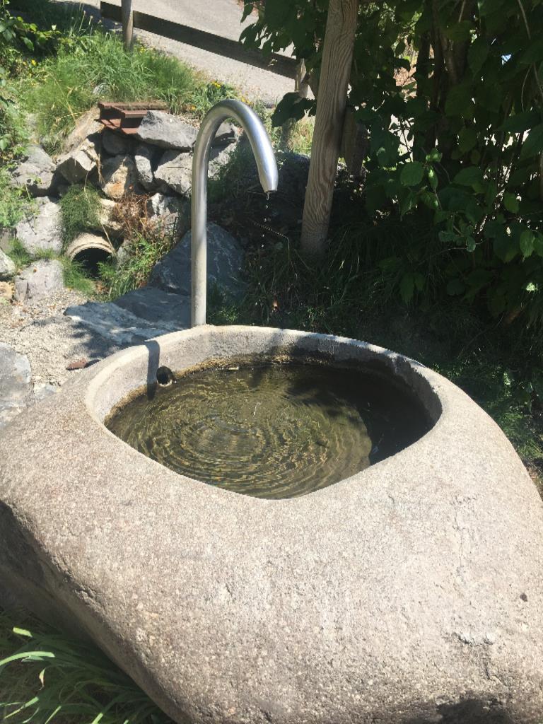 Trinkwasserbrunnen in Fluh