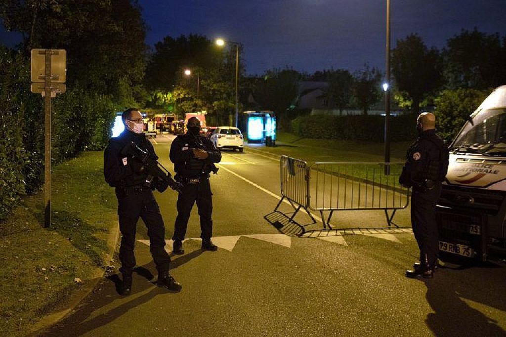 TOPSHOT-FRANCE-POLICE-ASSAULT-EDUCATION-ISLAM-MEDIA
 © APA-AFP-DPA