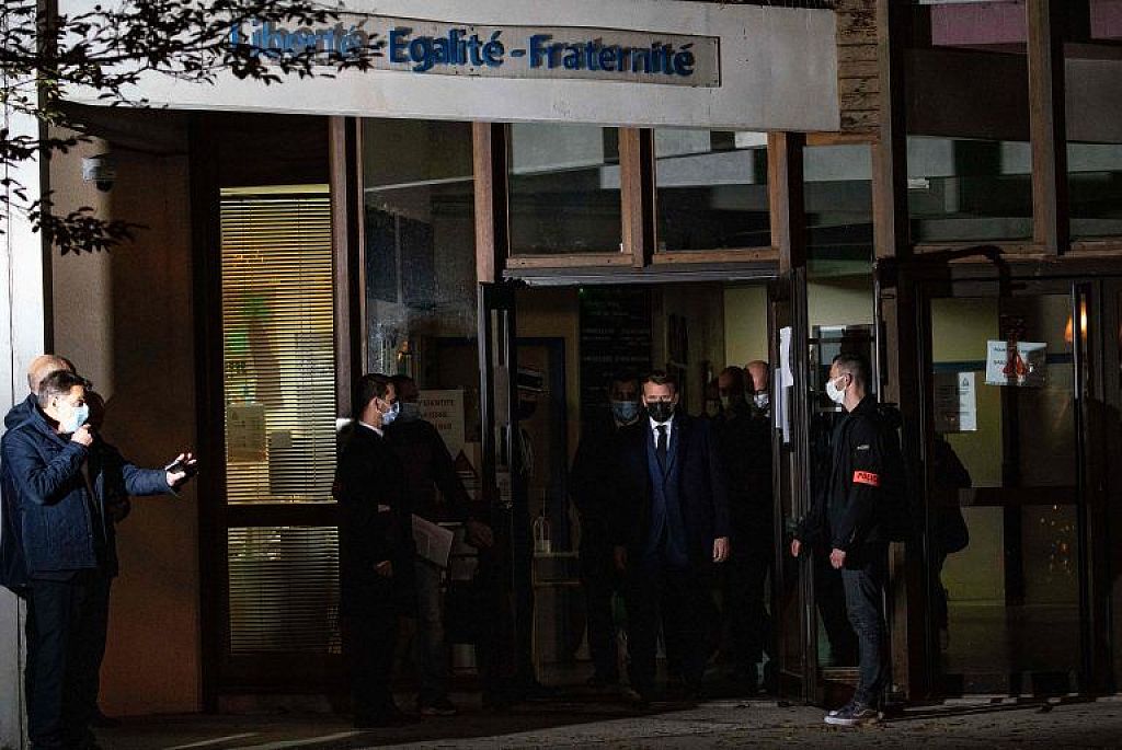 TOPSHOT-FRANCE-POLICE-ASSAULT-EDUCATION-ISLAM-MEDIA
 © APA-AFP-DPA