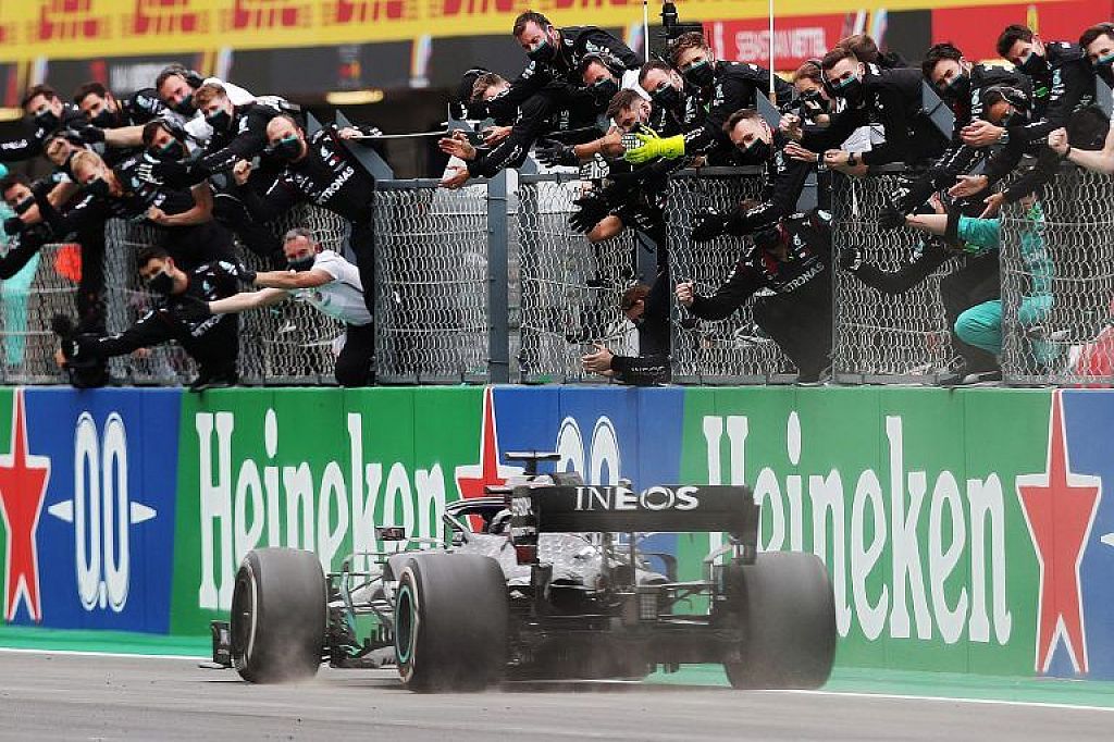 Weltrekord: Hamilton gewinnt seinen 92. GP in der Formel 1 © APA/AFP