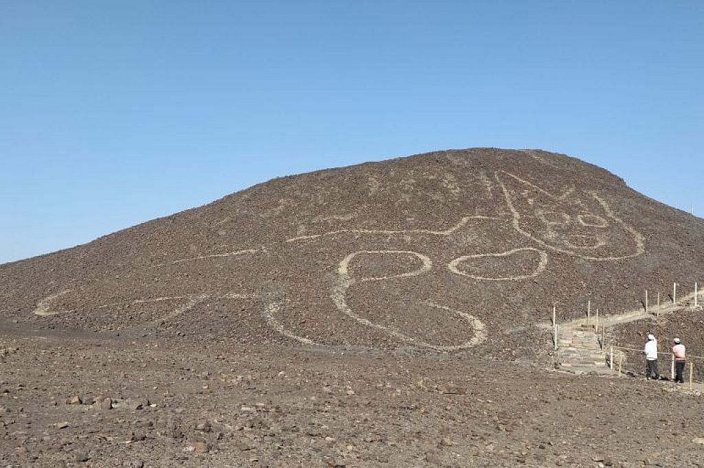 u003cpu003ePeru Nazca Linesu003c/pu003en © AP
