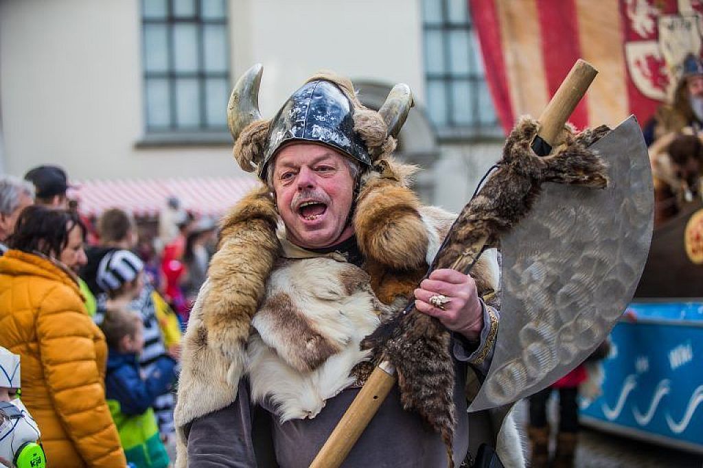 Narren in Vorarlberg unterwegs  © Russmedia