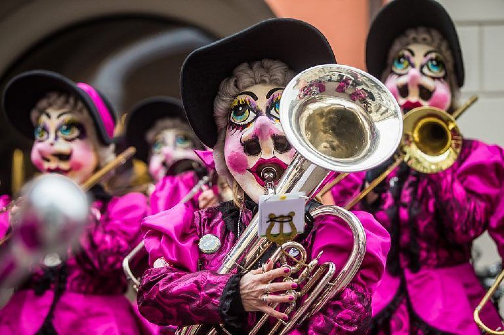 Narren in Vorarlberg unterwegs  © Russmedia