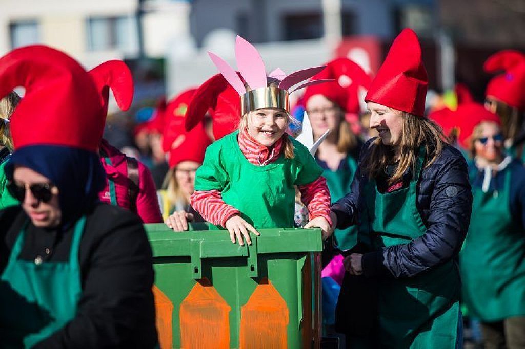Narren in Vorarlberg unterwegs  © Russmedia