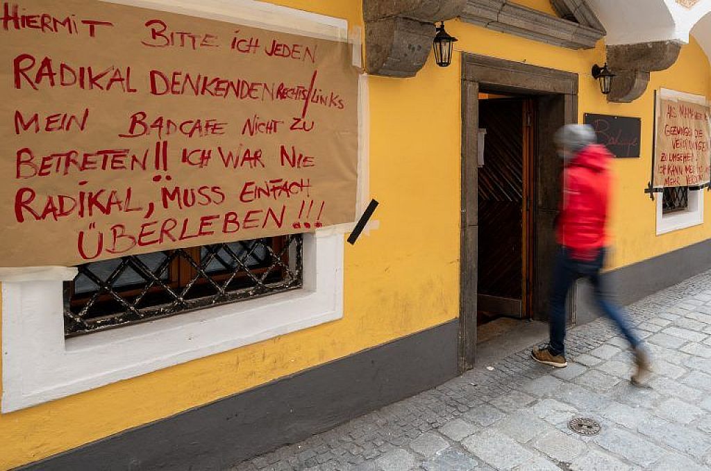 Bilanz: 45 Gäste wurden kontrolliert und angezeigt, ihnen drohen Strafen bis zu 1.450 Euro pro Person.  © APA