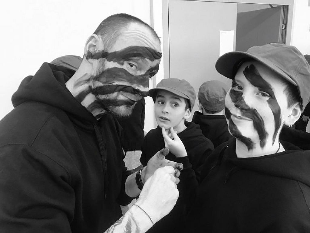 u003cpu003eSilent Cry, Still, Falcou003c/pu003en © Jürgen Hummer