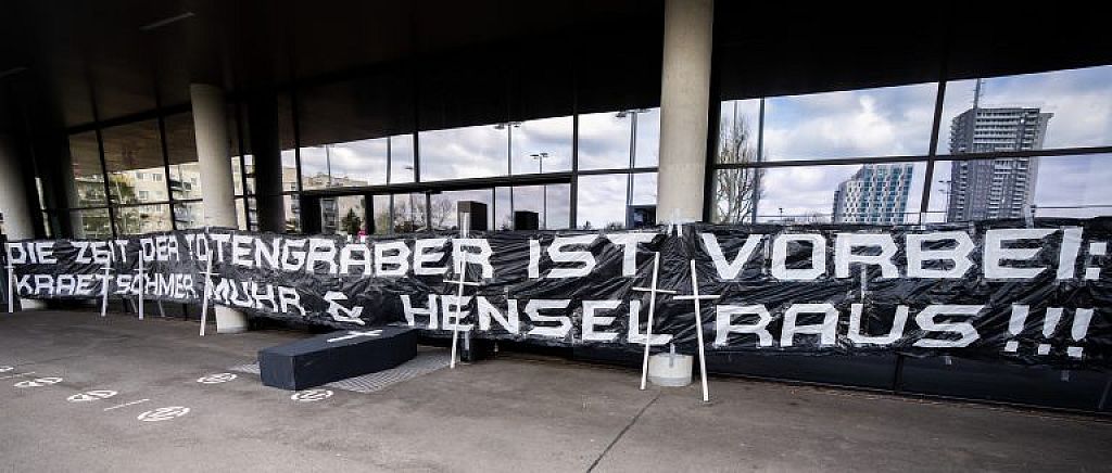 © Fan-Aktion vor der Generali Arena