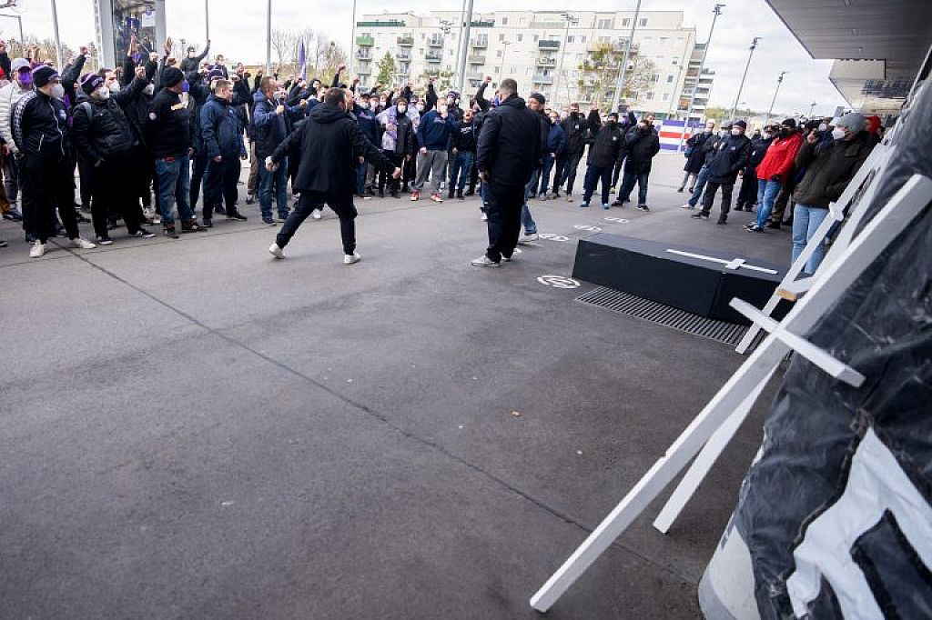 © Fan-Aktion vor der Generali Arena