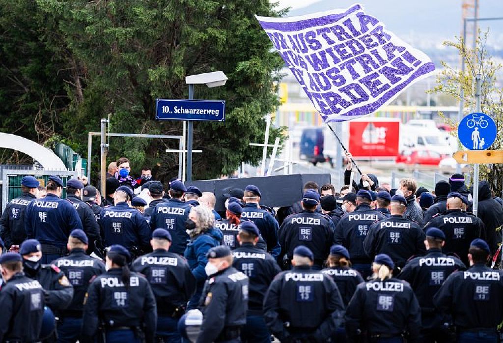 © Fan-Aktion vor der Generali Arena