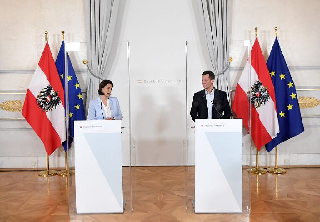 © APA/ROLAND SCHLAGER