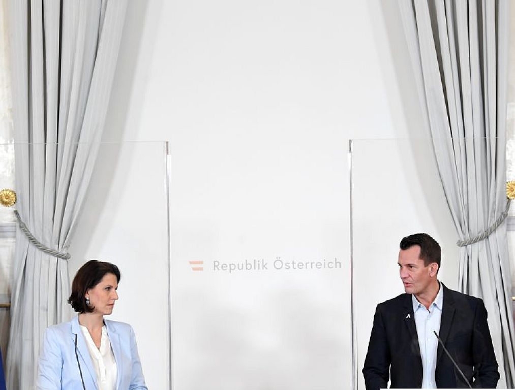 © APA/ROLAND SCHLAGER