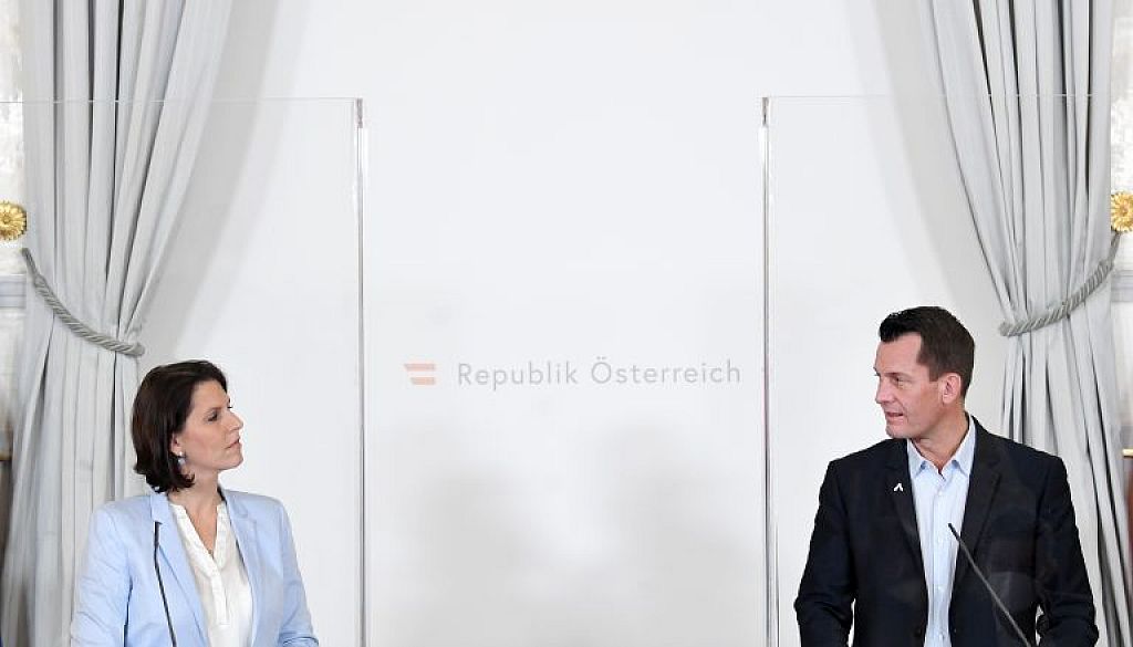 © APA/ROLAND SCHLAGER