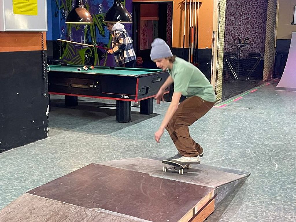 ... und einen Billardtisch.