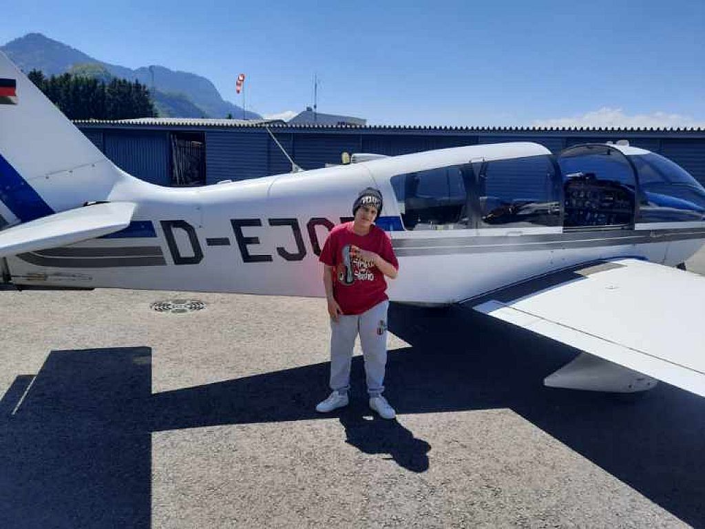 Auch einen Rundflug über den Bodensee durfte sie machen. handout/privat