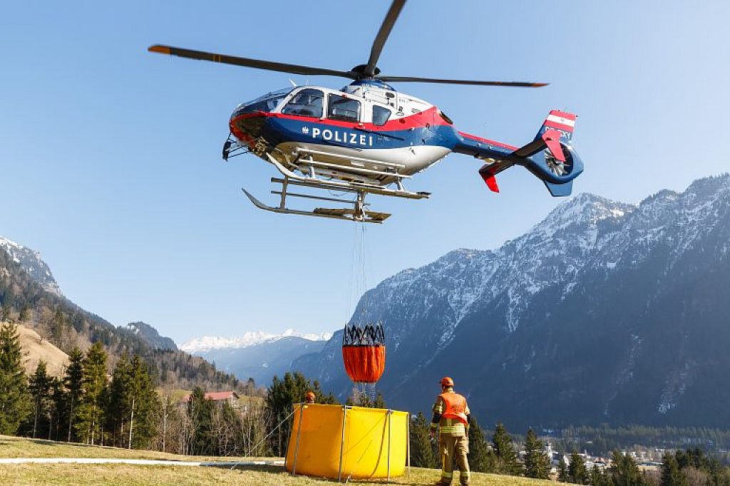 u003cpu003e20220309AusserbrazWaldbrandu003c/pu003en © VOL.AT