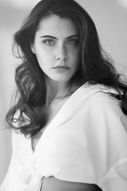 u003cpu003eLinda Hiller, Model-Karriere bei 1 st Place Models, statt Ski-Karriere beim ÖSVu003c/pu003en © Ursula Staub