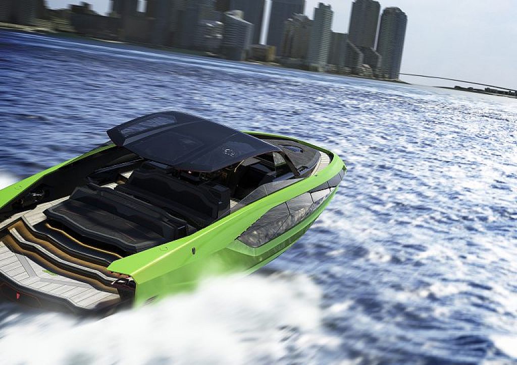 u003cpu003eLamborghini Yacht Tecnomaru003c/pu003en © Lamborghini