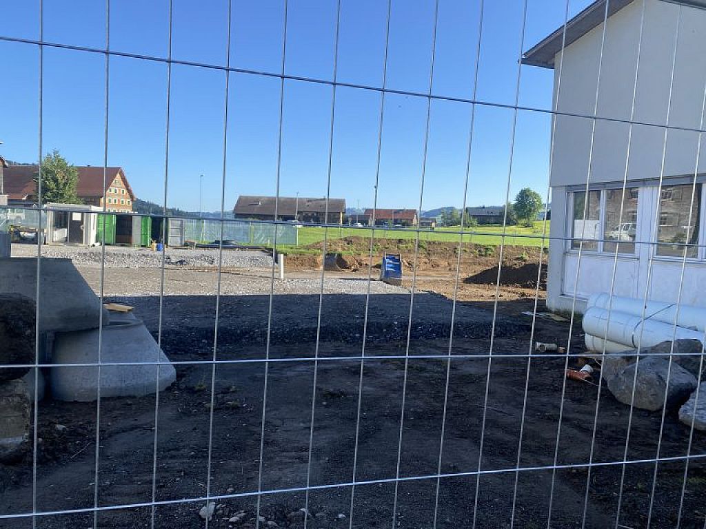 u003cpu003eSanierungs Volksschule Andelsbuch Hofu003c/pu003en © VOL.AT/Mayer