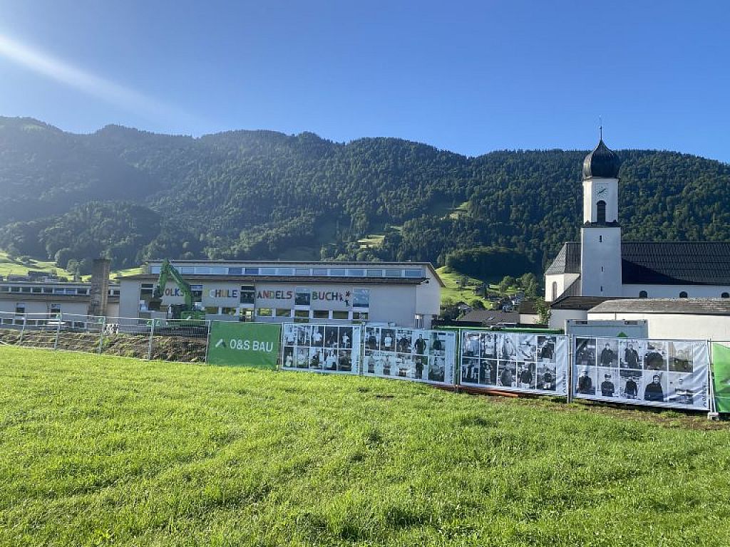 u003cpu003eSanierungs Volksschule Andelsbuch Hofu003c/pu003en © VOL.AT/Mayer