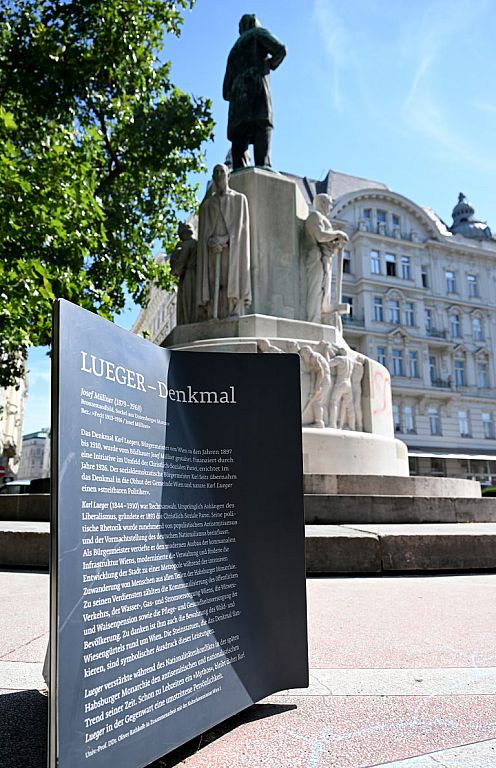 © APA/ROLAND SCHLAGER