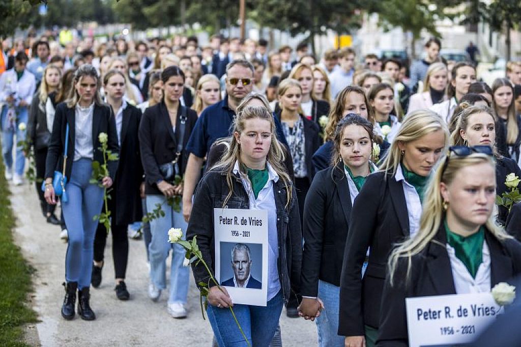 © AP, AFP, Reuters