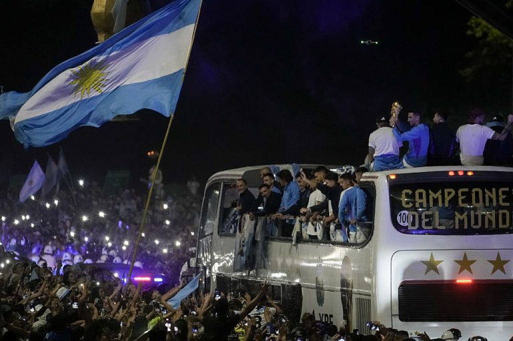 © AP
