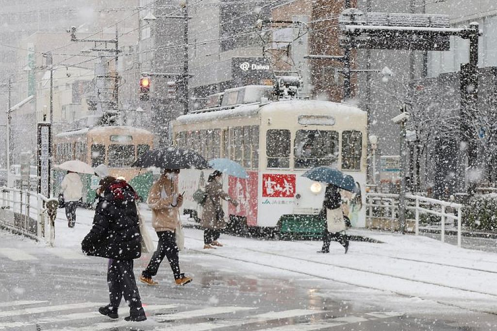u003cpu003eTOPSHOT-JAPAN-WEATHER-SNOWu003c/pu003en © AFP