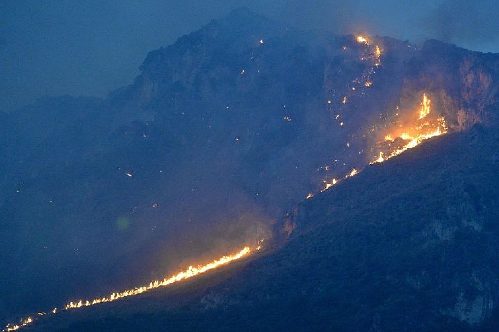 ITALY-WEATHER-HEAT-FIRE-SICILY
 © STRINGER / ANSA / AFP