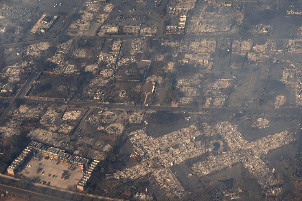 u003cpu003eTOPSHOT-US-FIRES-HAWAIIu003c/pu003en © APA