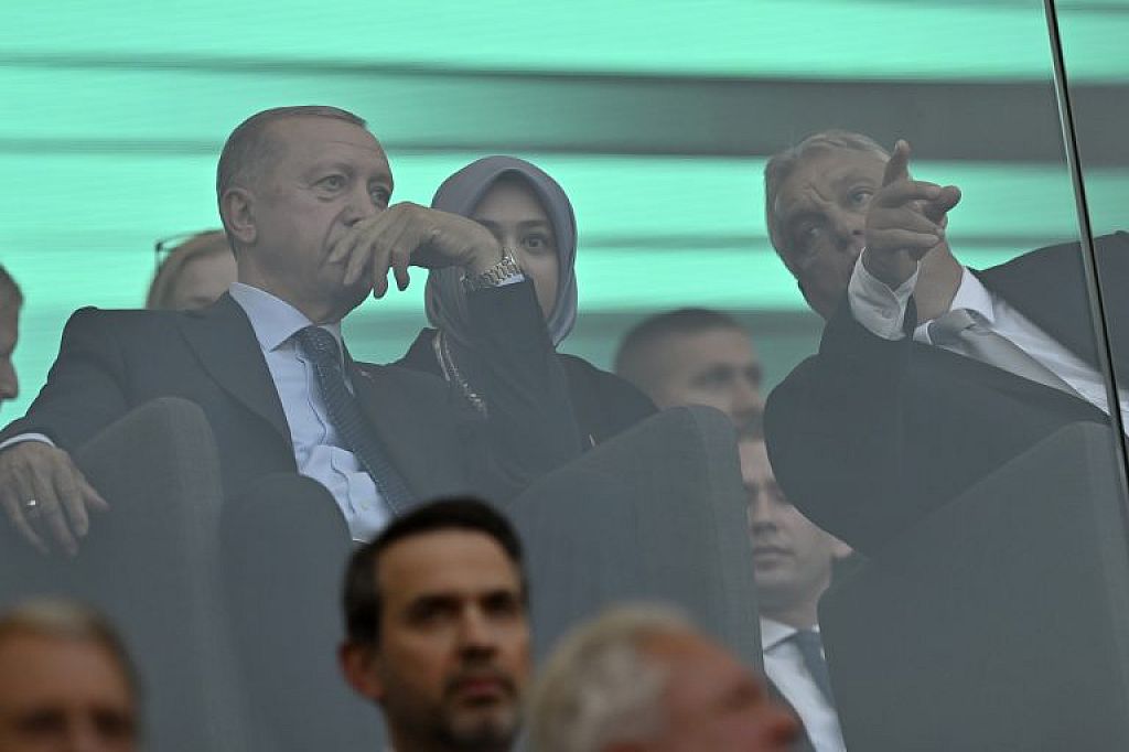 © APA/AFP/MTI, AP, Reuters