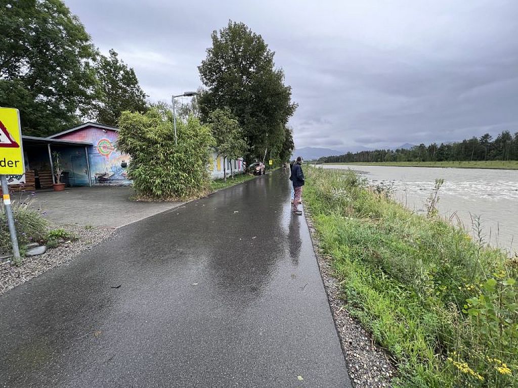 Pkw-Bergung aus der Bregenzerach