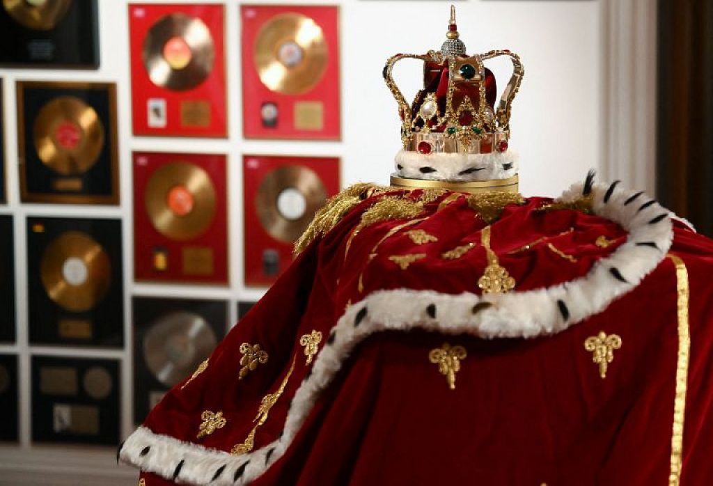 TOPSHOT-BRITAIN-ENTERTAINMENT-MUSIC-AUCTION-FREDDIE MERCURY
 © AP/APA/AFP/Reuters