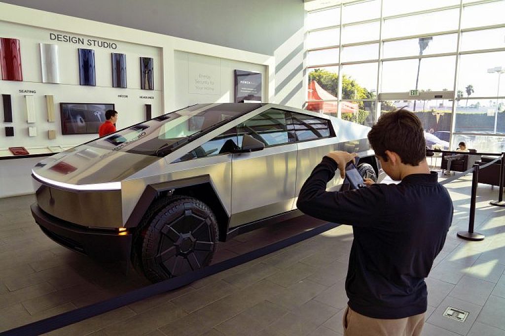 Tesla Cybertruck
 © AP