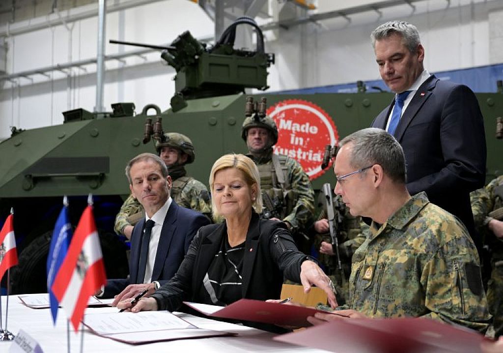 © APA/ROLAND SCHLAGER