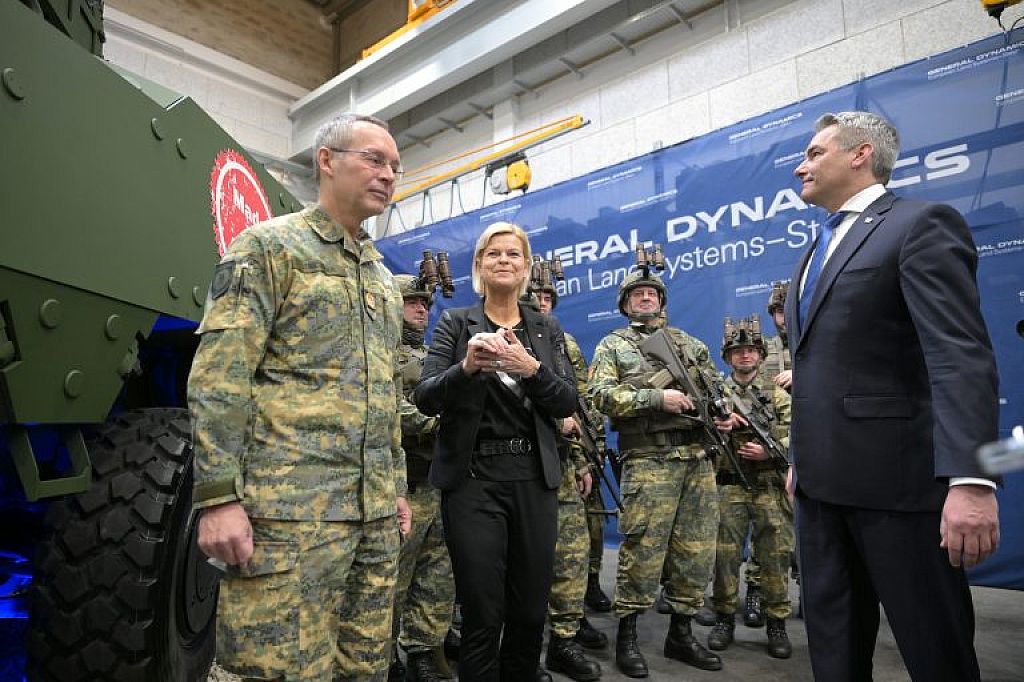 © APA/ROLAND SCHLAGER