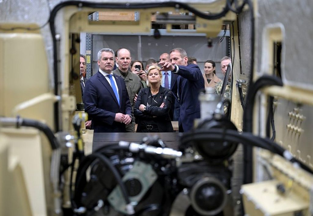 © APA/ROLAND SCHLAGER