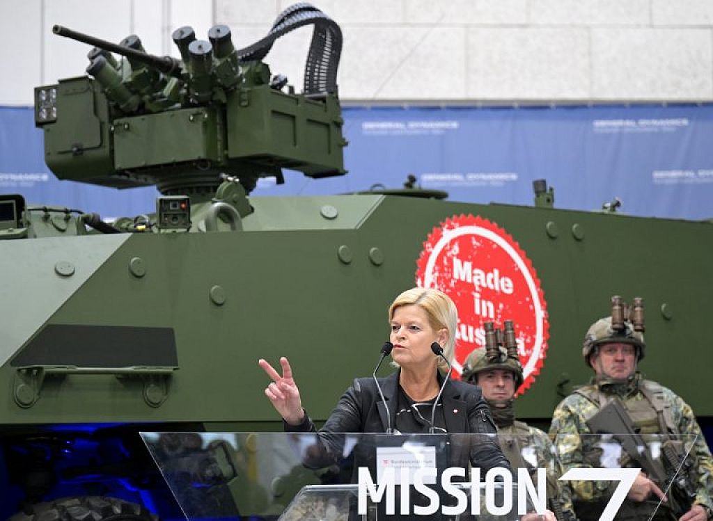 © APA/ROLAND SCHLAGER